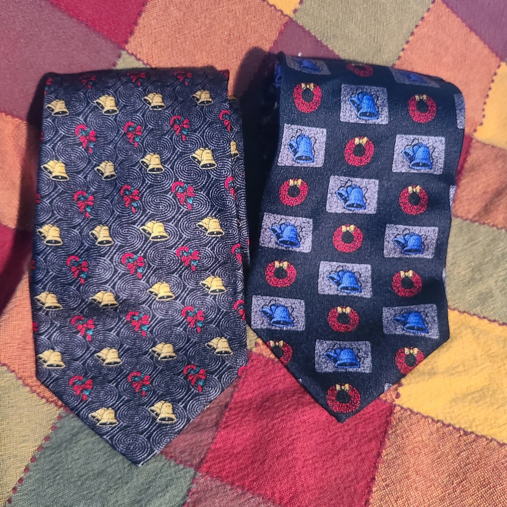 Bill Blass Signature Collectipn Silk Christmas Patterned Ties Neckties X 2